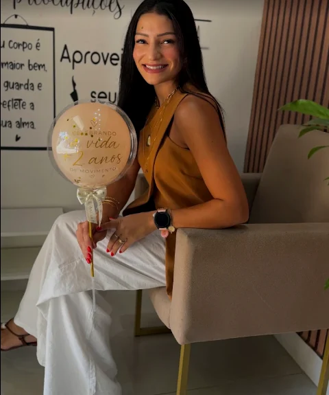 Ludmila Tavares em seu estúdio
